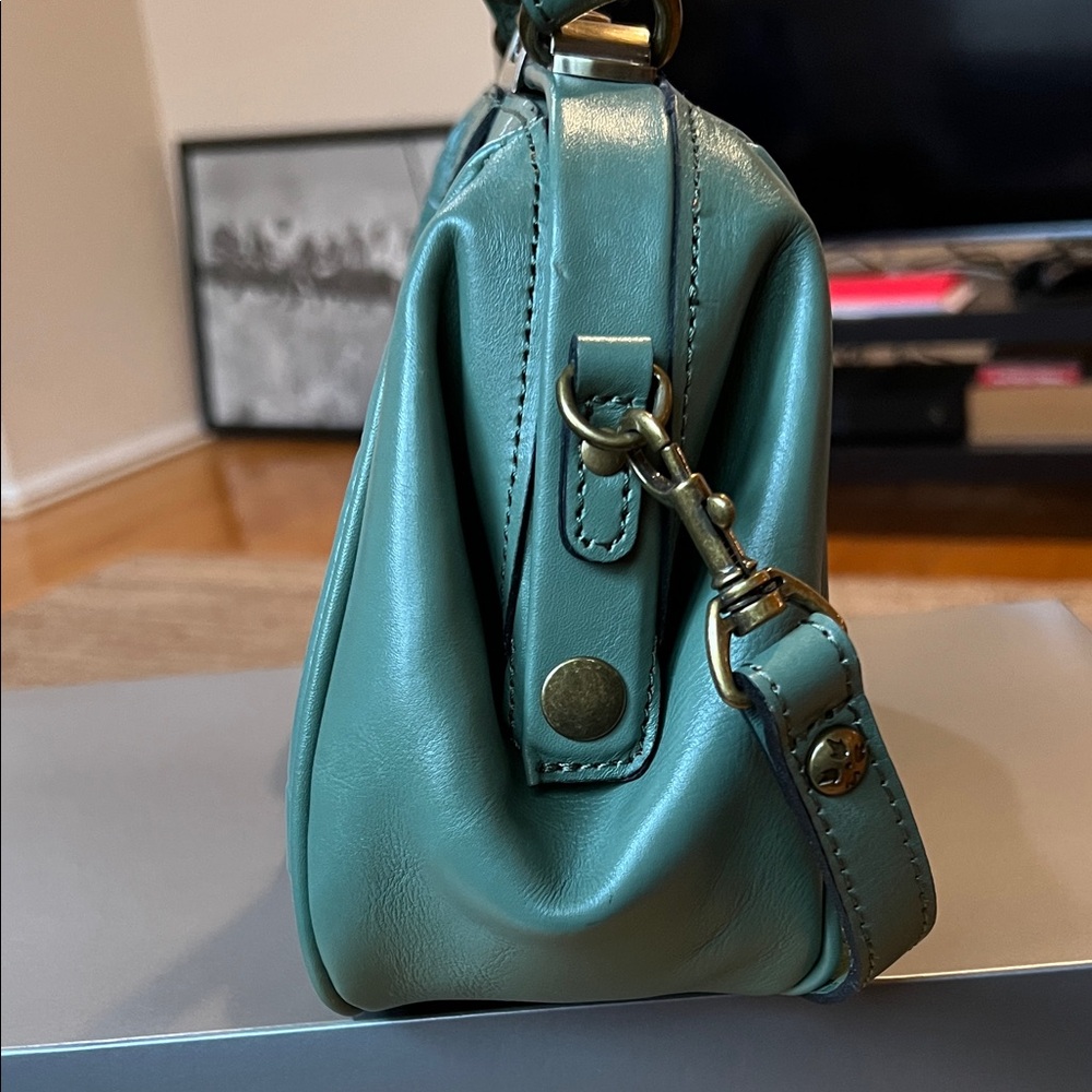 Patricia Nash Gracchi Tooled Leather Embossed Teal Satchel. Gently used - Picture 8 of 16